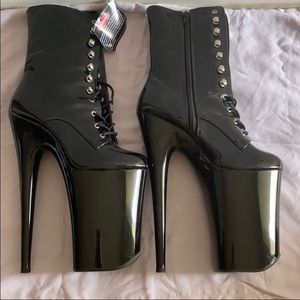 NWT Pleaser Infinity 1020